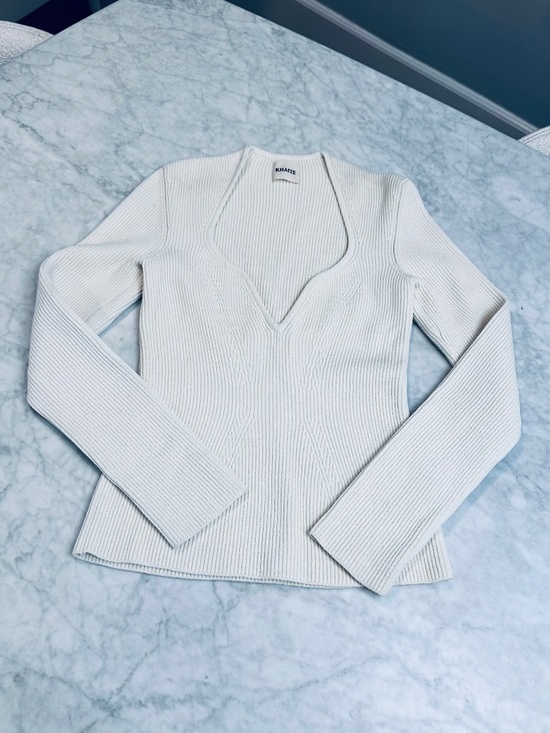 KHAITE Tops - Khaite Ivory ribbed top, size М